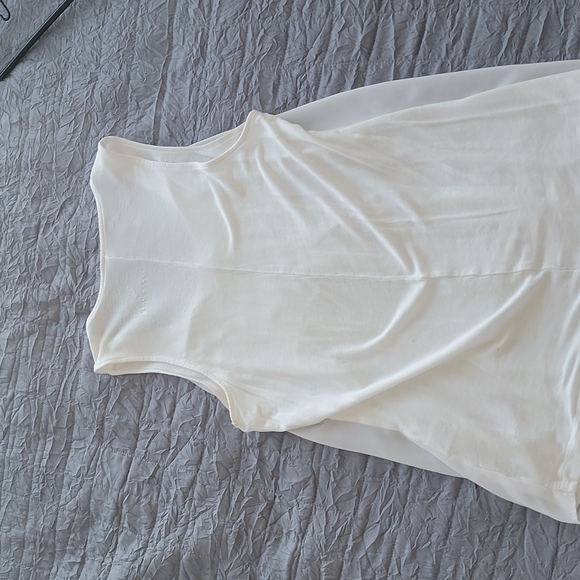 White blouse - Picture 4 of 5